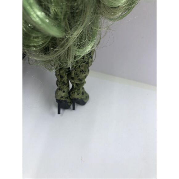 Olivia Woods Rainbow High Doll , Green Camo Outfit Loose - Picture 16 of 16